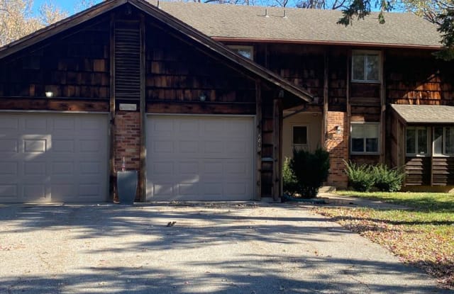 6819 Floyd St - 6819 Floyd Street, Overland Park, KS 66204