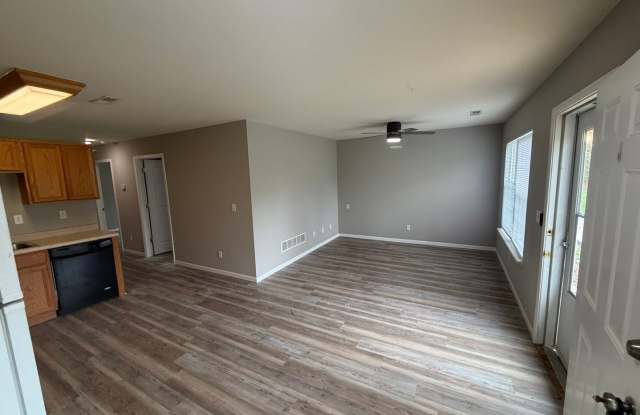 NEWLY RENOVATED: 2BR/1BA Duplex Homes in Hallsville, MO photos photos