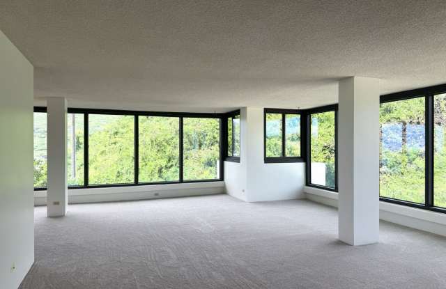 Mt. Terrace - Spacious Two Bedroom, Two Bath, Two Assigned Parking Stalls! Gallery 1