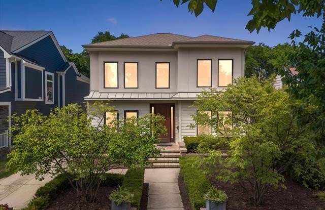 559 Bennaville Avenue Gallery 1