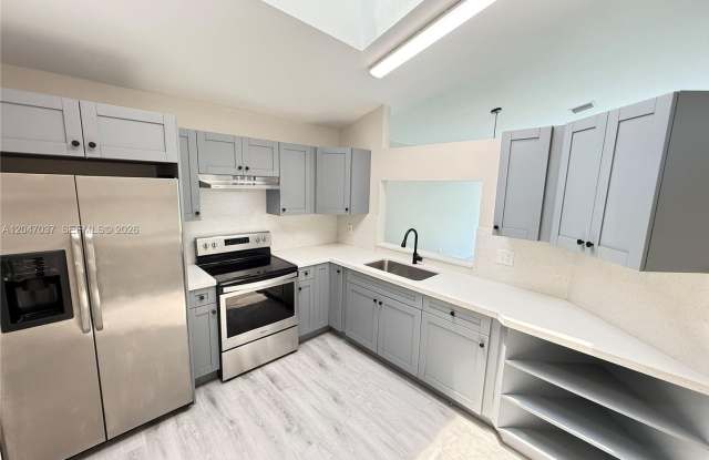 10113 SW 223rd Terrace n/a, Cutler Bay, FL 33190 - 1570 photos photos