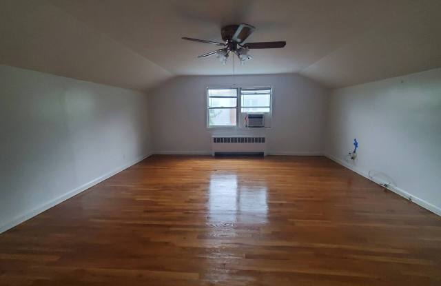 122 Hyatt Avenue Gallery 2