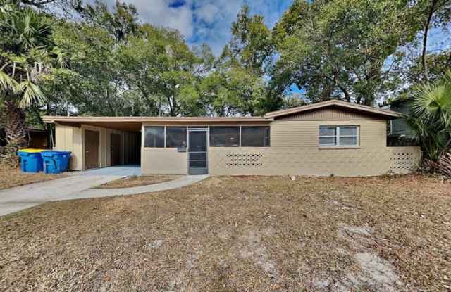 7439 Stonehurst Road North photos photos