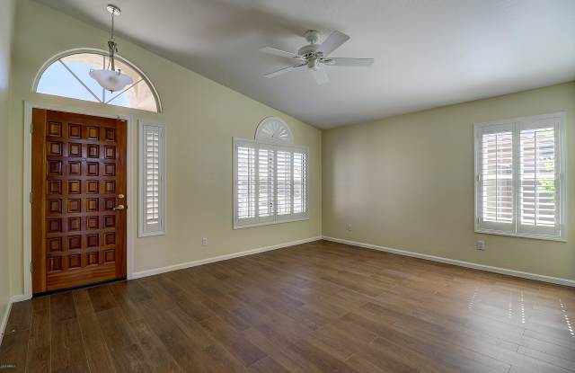 4517 E GOLD POPPY Way Gallery 4