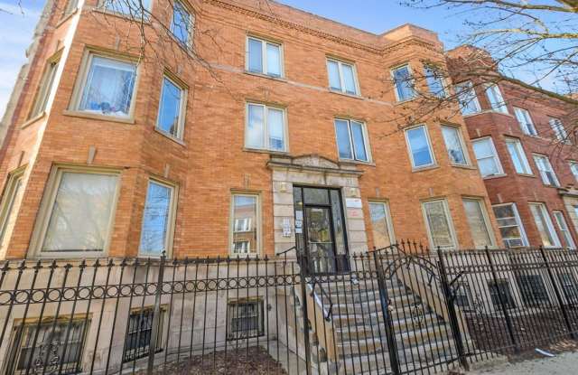 Three Bedroom in Bronzeville photos photos