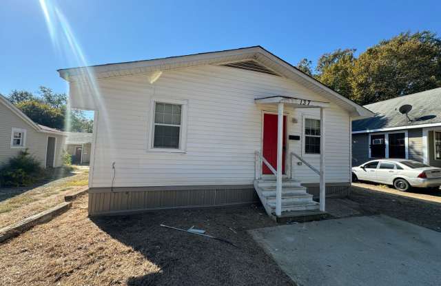 Half off the first Full Months rent! Section 8/Housing Voucher Accepted. Updated and ready for new tenant! photos photos