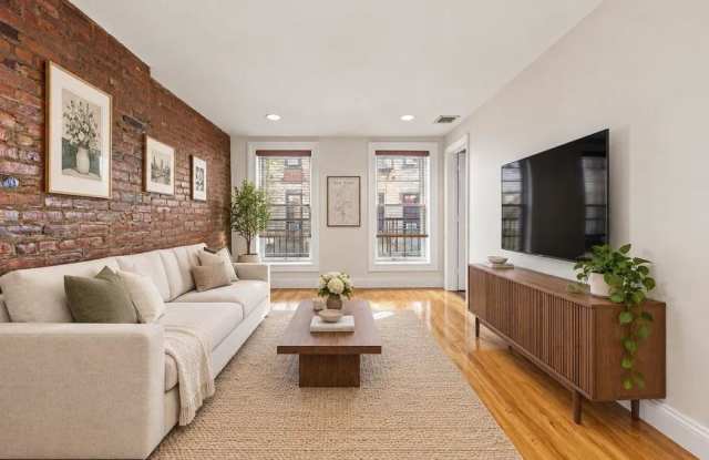 222 East 18th Street Gallery 1