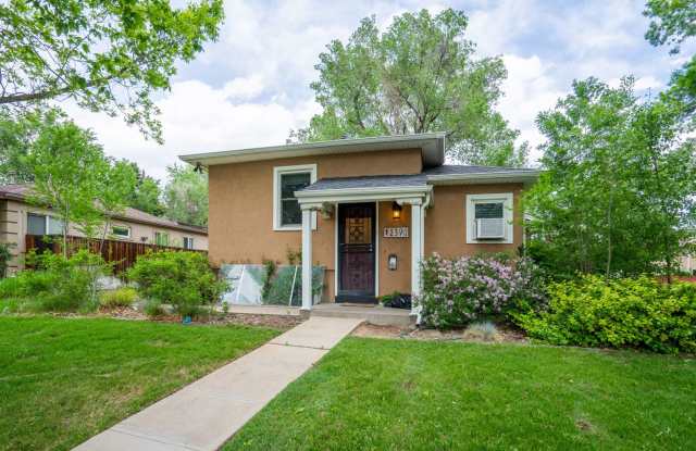 Spacious 1 bedroom basement home in the heart of University! photos photos
