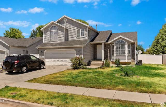 3352 W 5900 S photos photos