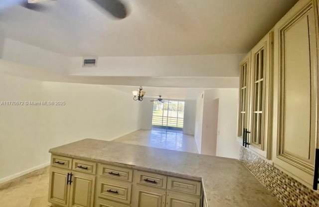3390 Foxcroft Rd photos photos