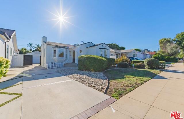 2551 S Bentley Ave photos photos