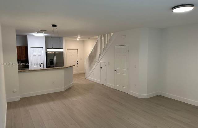 6410 Catalina Ln Gallery 2