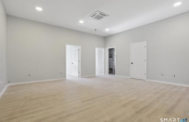 215 Bank Street Gallery 3