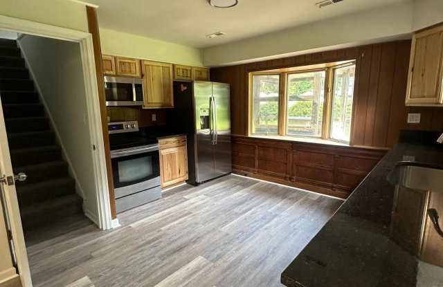 80 WESTMORELAND Drive Gallery 4