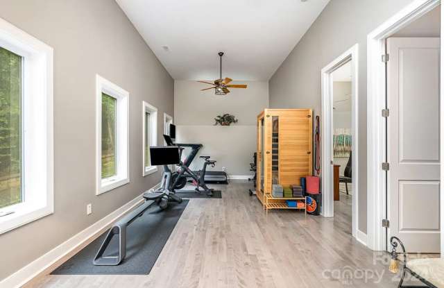 3020 Poplar Hill Rd photos photos