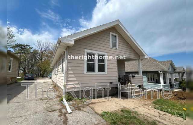 3330 N 59th St photos photos
