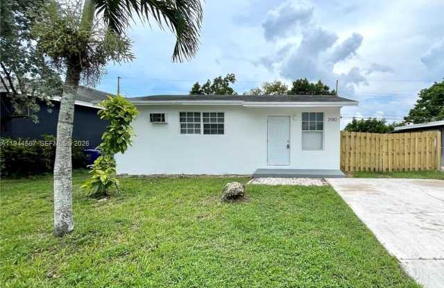 2580 NW 4th Ct photos photos