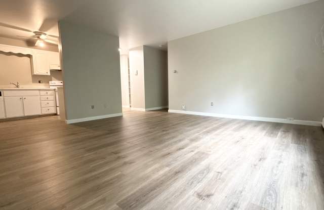 2060 Allen Boulevard - 6 Gallery 1