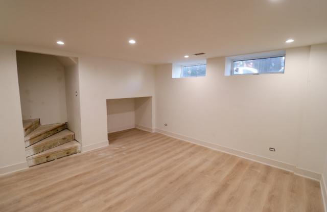 2101 West Evergreen Ave. Gallery 4