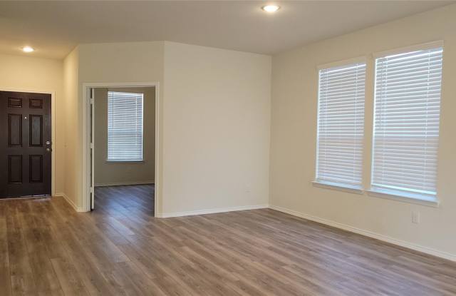 807 Goldenrod Lane Gallery 4