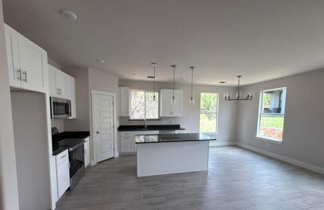 5621 San Jacinto Drive Gallery 3
