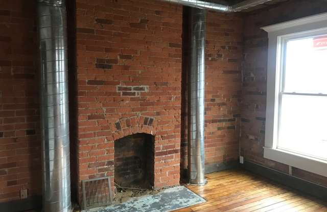 Unique Industrial Style - 3 BR 2.5 BA in King Lincoln Gallery 1