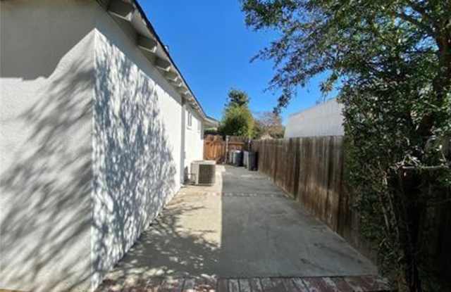 133 South Lone Hill Avenue - 133 South Lone Hill Avenue, Glendora, CA 91741