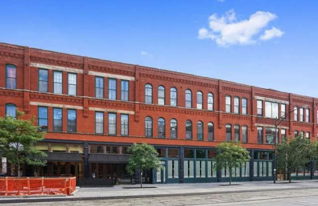 845 West FultonSt photos photos