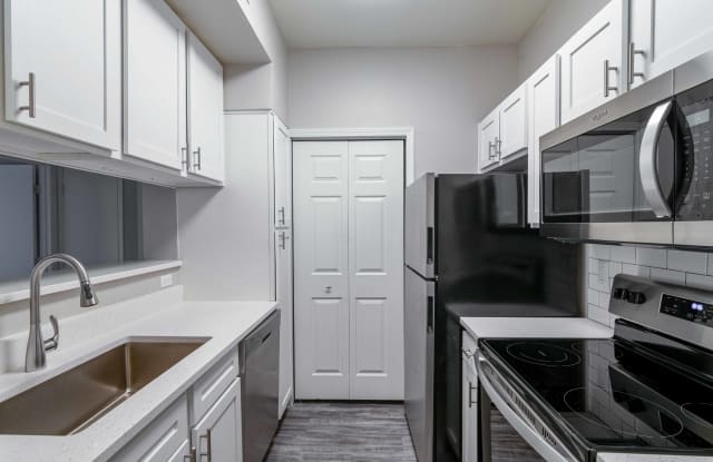 WildOak Apartment Homes Gallery 2