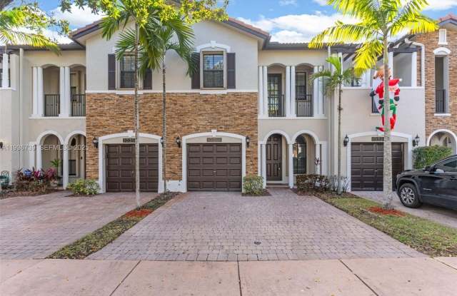 10318 NW 30th Ter photos photos