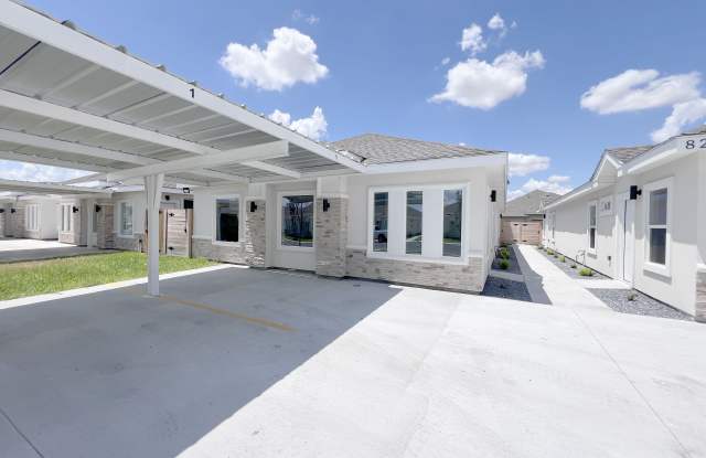 907 N Woodson Ave photos photos