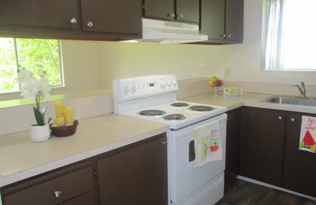 2125 NE Kane Drive, Offsite Office: 1229 NE Hogan Pl Gresham OR 97030 - 2125 Northeast Kane Drive, Gresham, OR 97030
