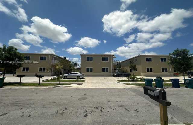 1414 NW 1st Ct Gallery 2