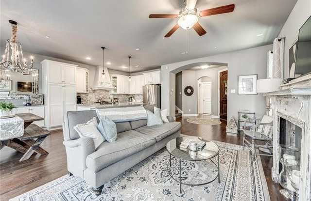 918 Brook Forest Lane - 918 Brook Forest Lane, Euless, TX 76039