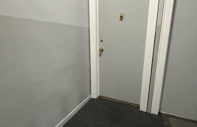 120 DANFORTH AVE Gallery 4