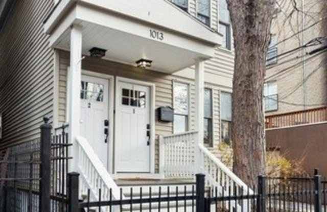 1013 N Paulina Street unit: 1 photos photos