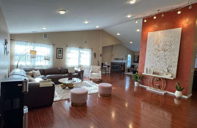 587 Saddlebrook Lane Gallery 2