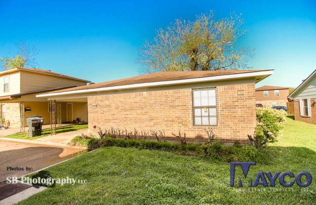 2 bedroom 1.5 bath house in Bossier! - 205 Royal Street, Bossier City, LA 71112