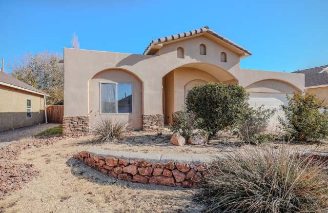 Roomy 4 bedroom Home with Solar Panels - 407 Coronado Drive, Alamogordo, NM 88310