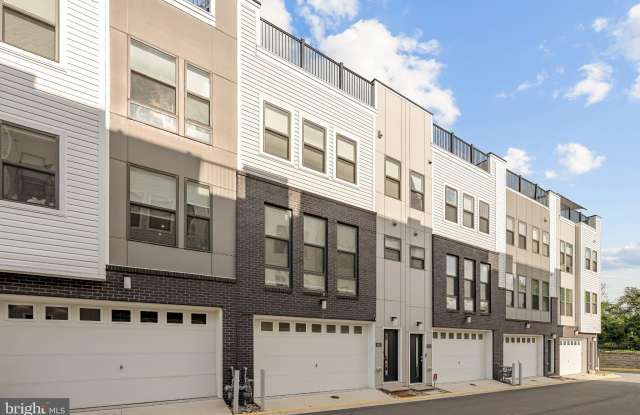 1021 S TAYLOR Court Gallery 2