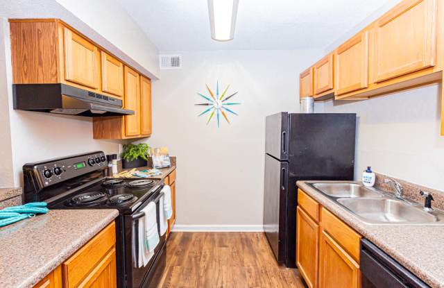 Cameron Run Apartment Homes Gallery 3