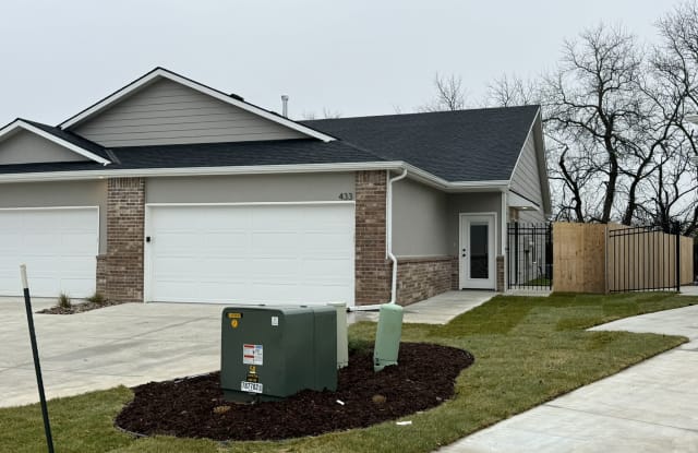 433 West May Street - 1 - 433 West May Street, Andover, KS 67002