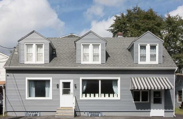 109 W CAMDEN AVE - 109 West Camden Avenue, Moorestown-Lenola, NJ 08057