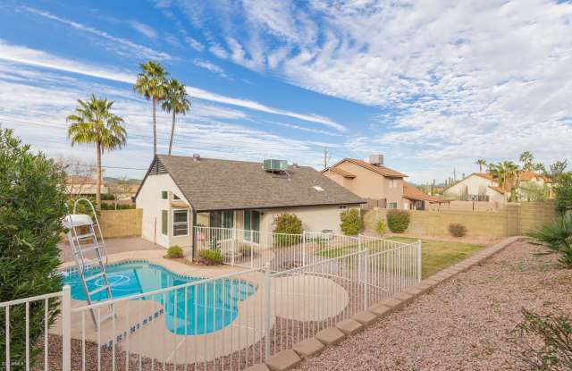 1433 E PARADISE Lane Gallery 4