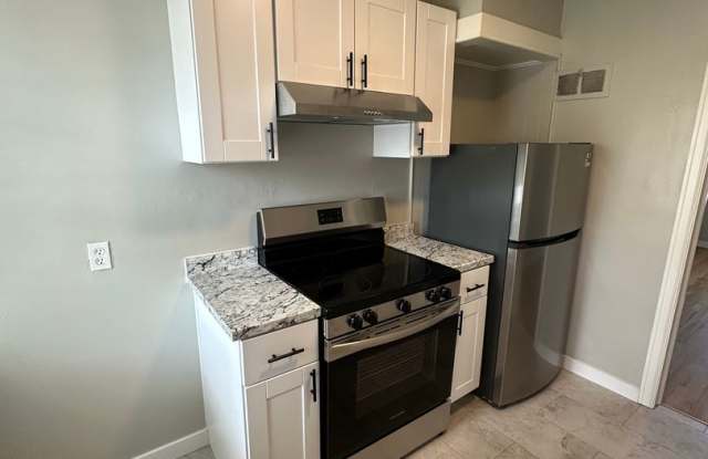 NICELY UPDATED 2 BEDROOM, 1 BATHROOM APARTMENT Gallery 4