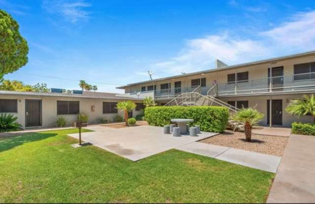 2326 East Pinchot Avenue photos photos