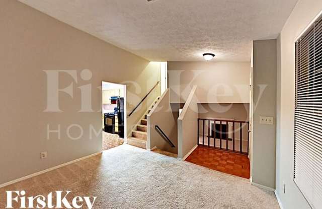 1998 Glenwood Downs Drive Gallery 3