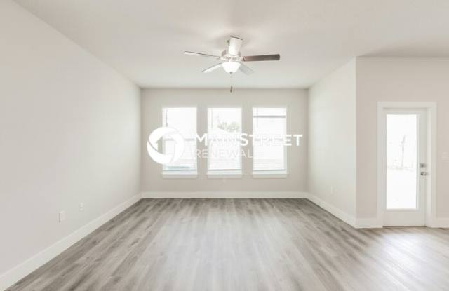 309 Pine Street Gallery 2