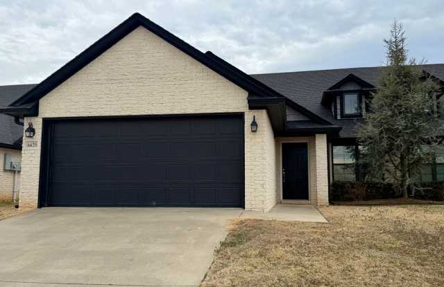 Beautiful Chaffee Crossing Townhome - 3 Bedroom/2.5 Bathroom **First Full Month's Rent FREE** photos photos