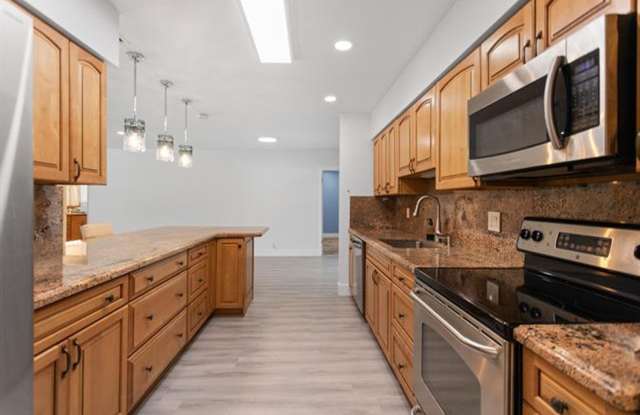 317 NE 3rd Ave # 317, Dania Beach, FL 33004 photos photos